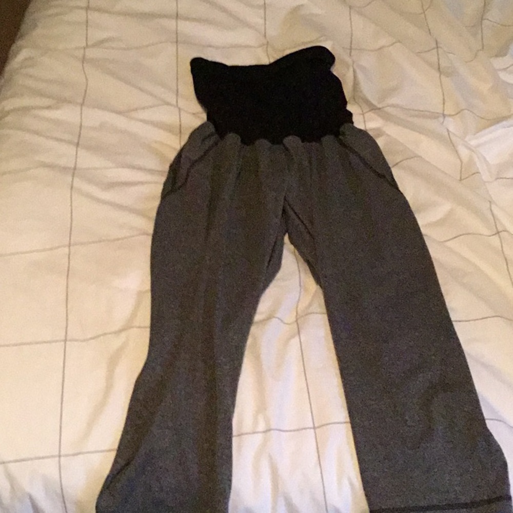 Maternity workout capris